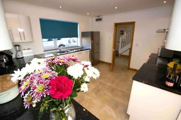 Love Lane * Γουίτμπι